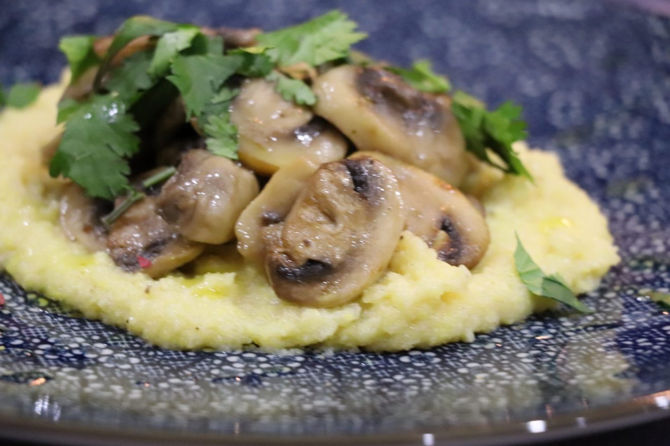 POLENTA CREMEUSE AUX CHAMPIGNONS Isabelle Ribeiro